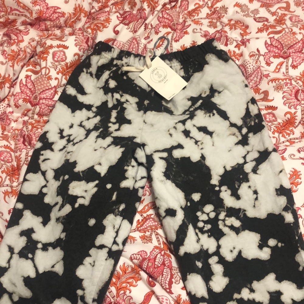 new urban outfitters tie dye sweatpants